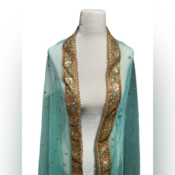 Elegant Gold-Trimmed Sheer Indian Shawl Dupatta Zari Seafoam Green - Picture 3 of 3